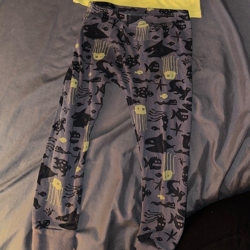 Carters Pjs - Picture 2 of 2
